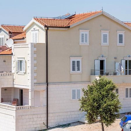 Apartments And Rooms With Parking Space Rogoznica - 10339 外观 照片