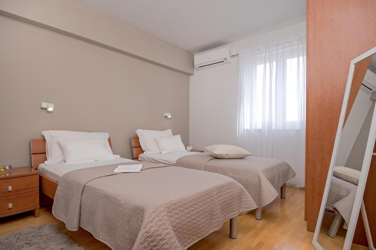 Apartments And Rooms With Parking Space Rogoznica - 10339 外观 照片