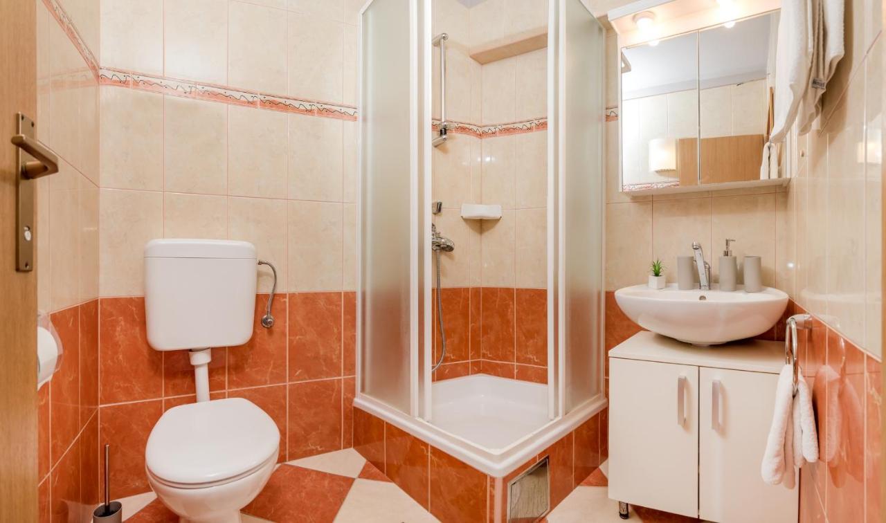 Apartments And Rooms With Parking Space Rogoznica - 10339 外观 照片
