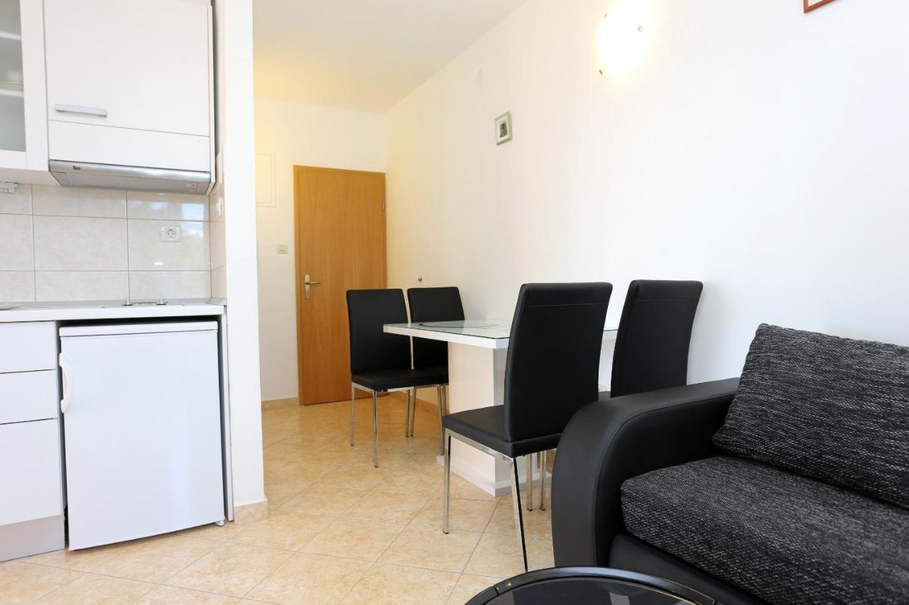 Apartments And Rooms With Parking Space Rogoznica - 10339 外观 照片