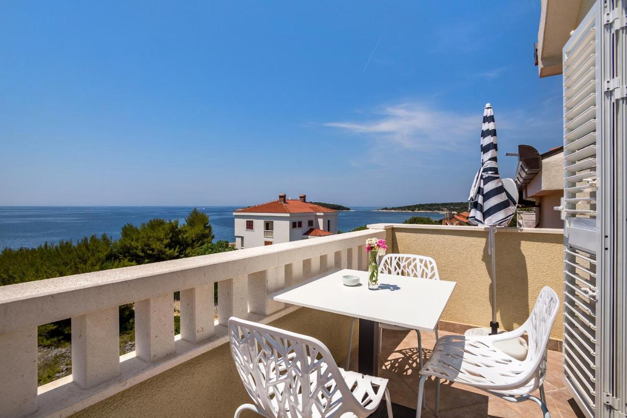 Apartments And Rooms With Parking Space Rogoznica - 10339 外观 照片