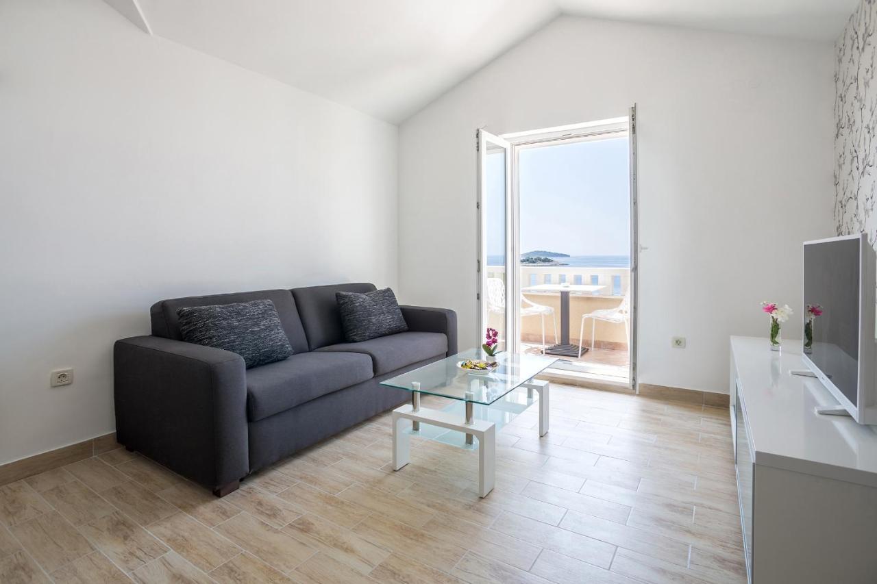 Apartments And Rooms With Parking Space Rogoznica - 10339 外观 照片
