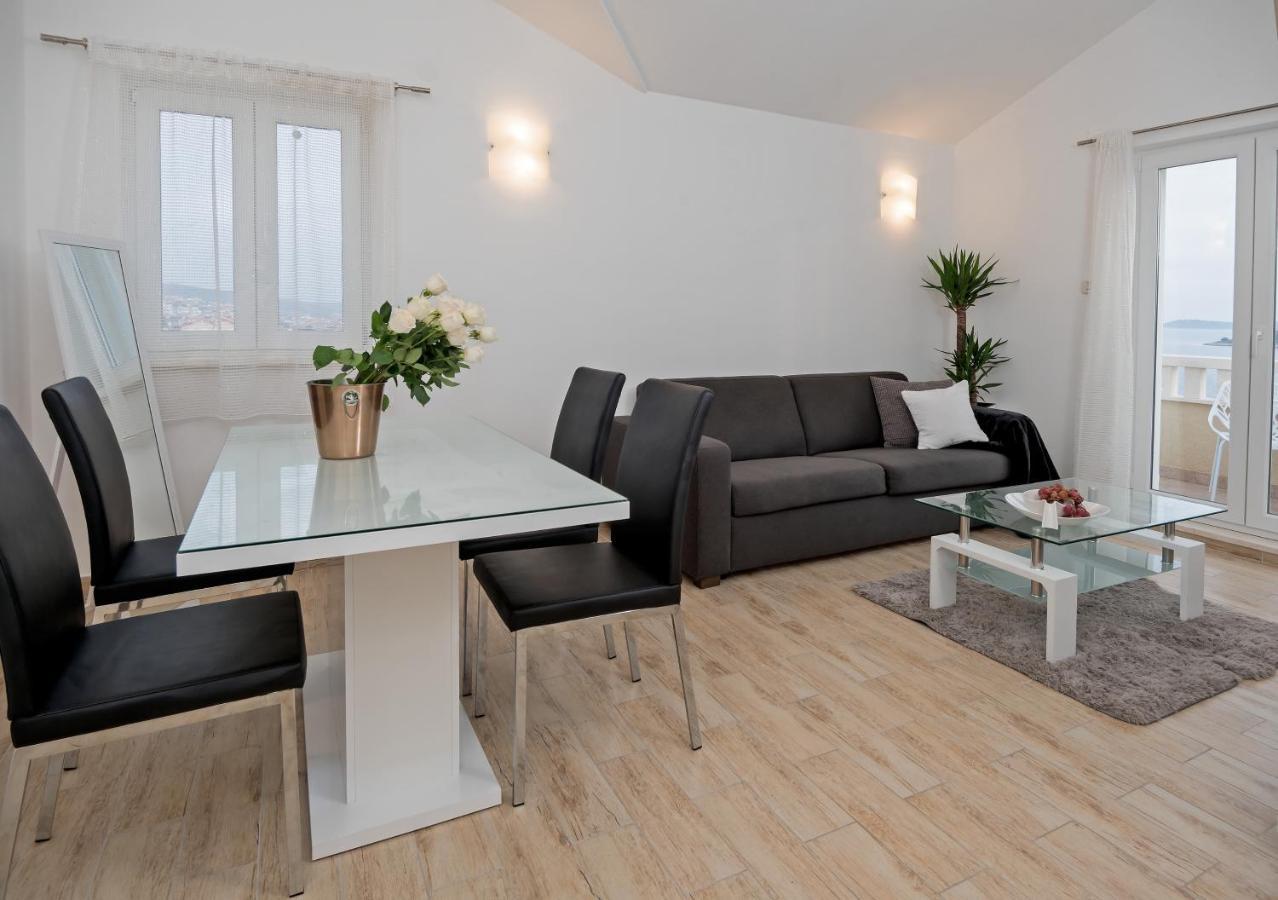 Apartments And Rooms With Parking Space Rogoznica - 10339 外观 照片