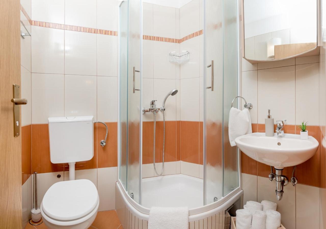 Apartments And Rooms With Parking Space Rogoznica - 10339 外观 照片