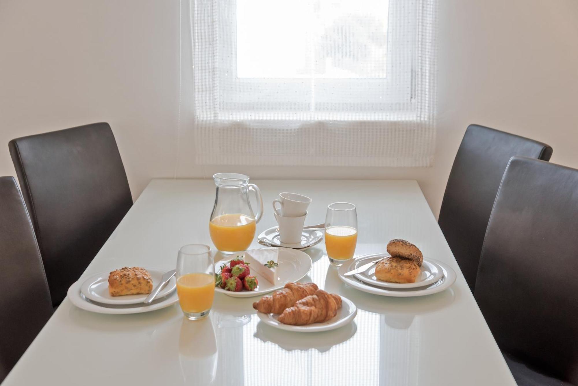 Apartments And Rooms With Parking Space Rogoznica - 10339 客房 照片