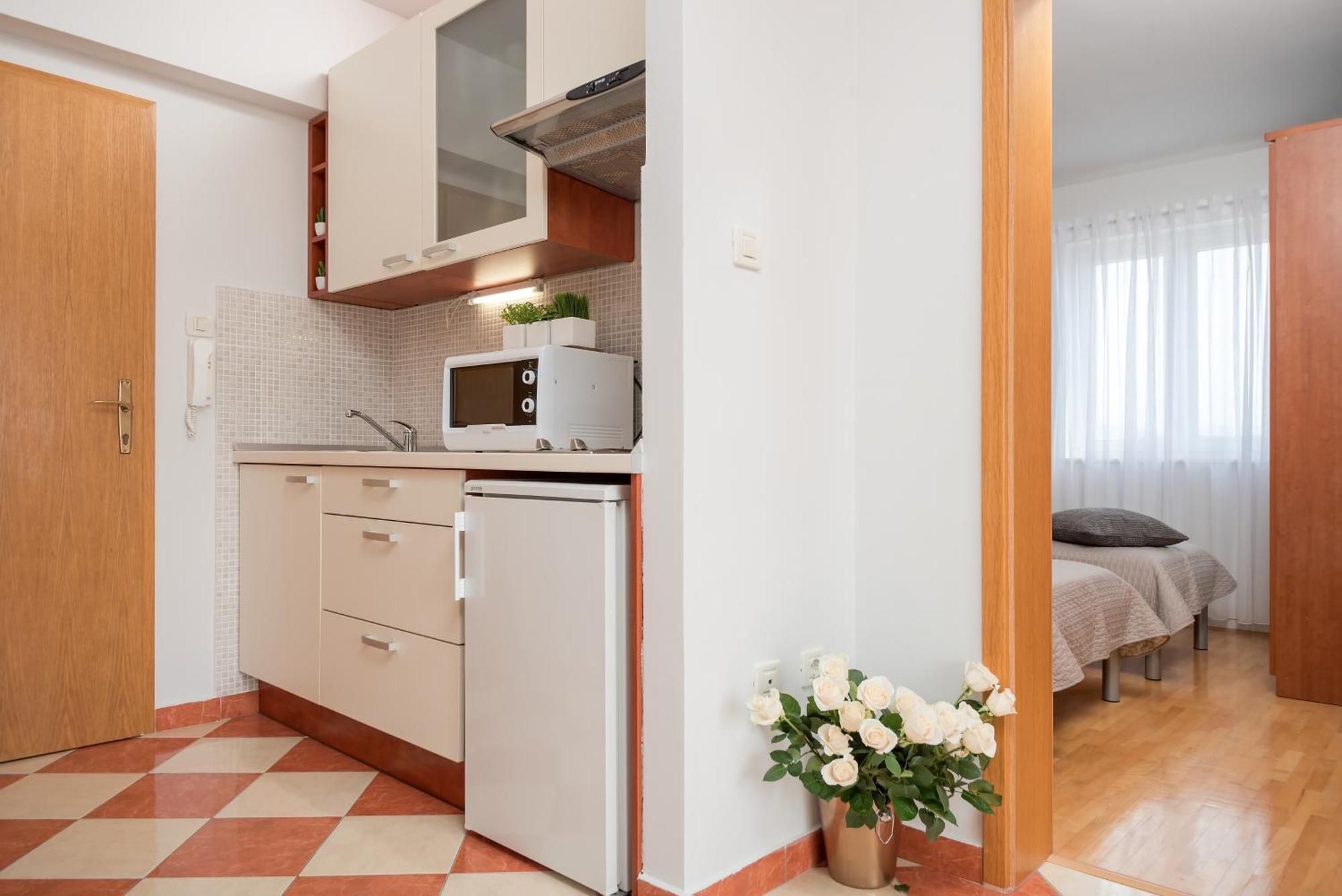 Apartments And Rooms With Parking Space Rogoznica - 10339 客房 照片