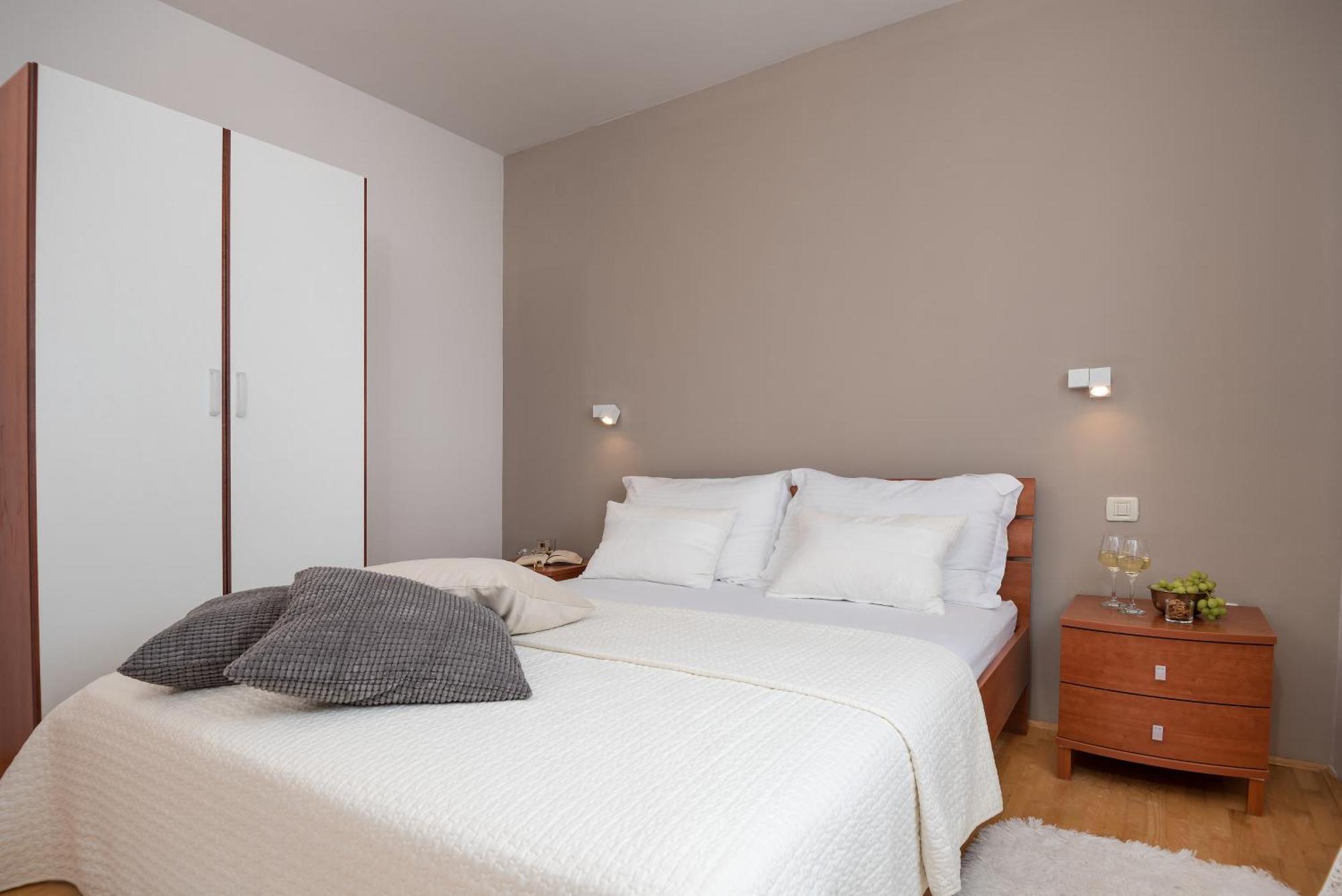 Apartments And Rooms With Parking Space Rogoznica - 10339 客房 照片