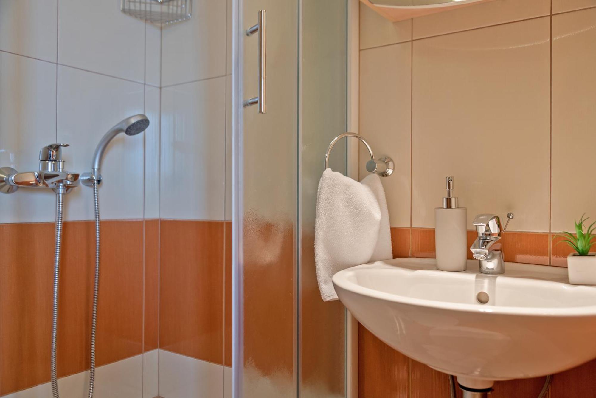 Apartments And Rooms With Parking Space Rogoznica - 10339 客房 照片